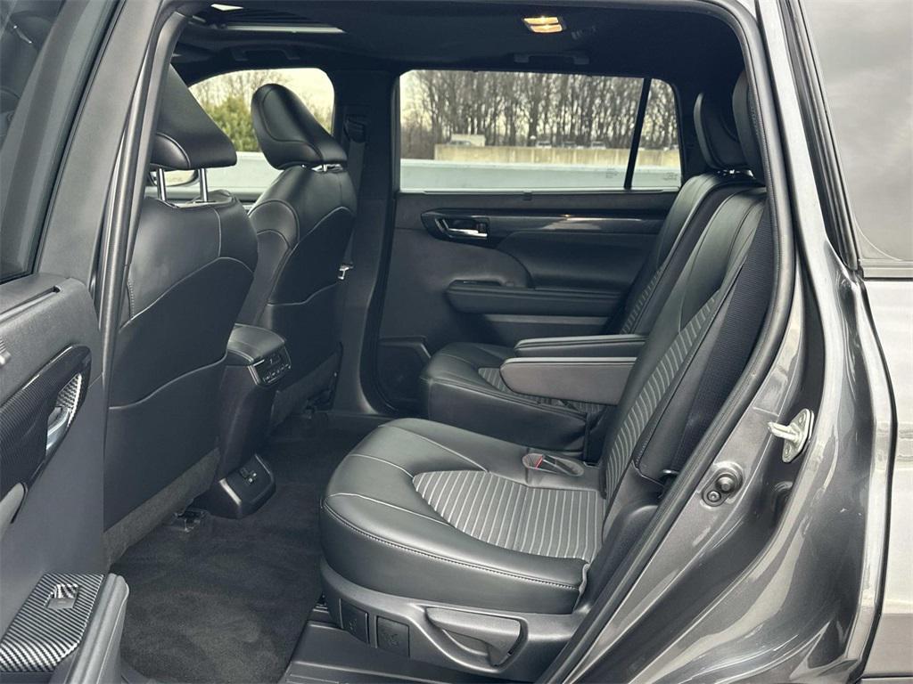 used 2023 Toyota Highlander car, priced at $39,894