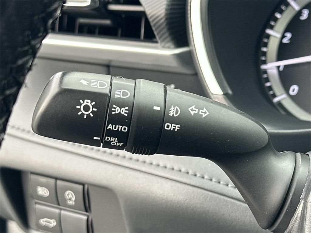 used 2023 Toyota Highlander car, priced at $39,894