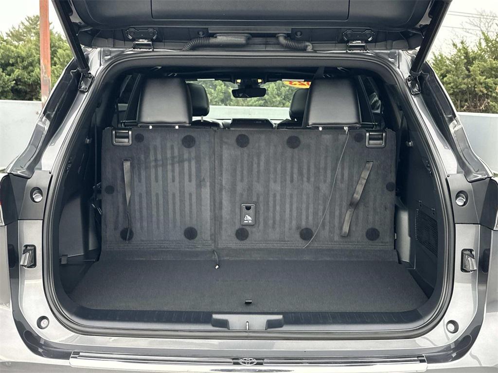 used 2023 Toyota Highlander car, priced at $39,894