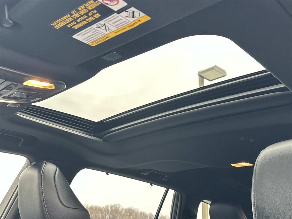 used 2023 Toyota Highlander car, priced at $39,894