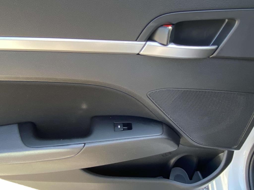 2019 Quartz White Hyundai ELANTRA