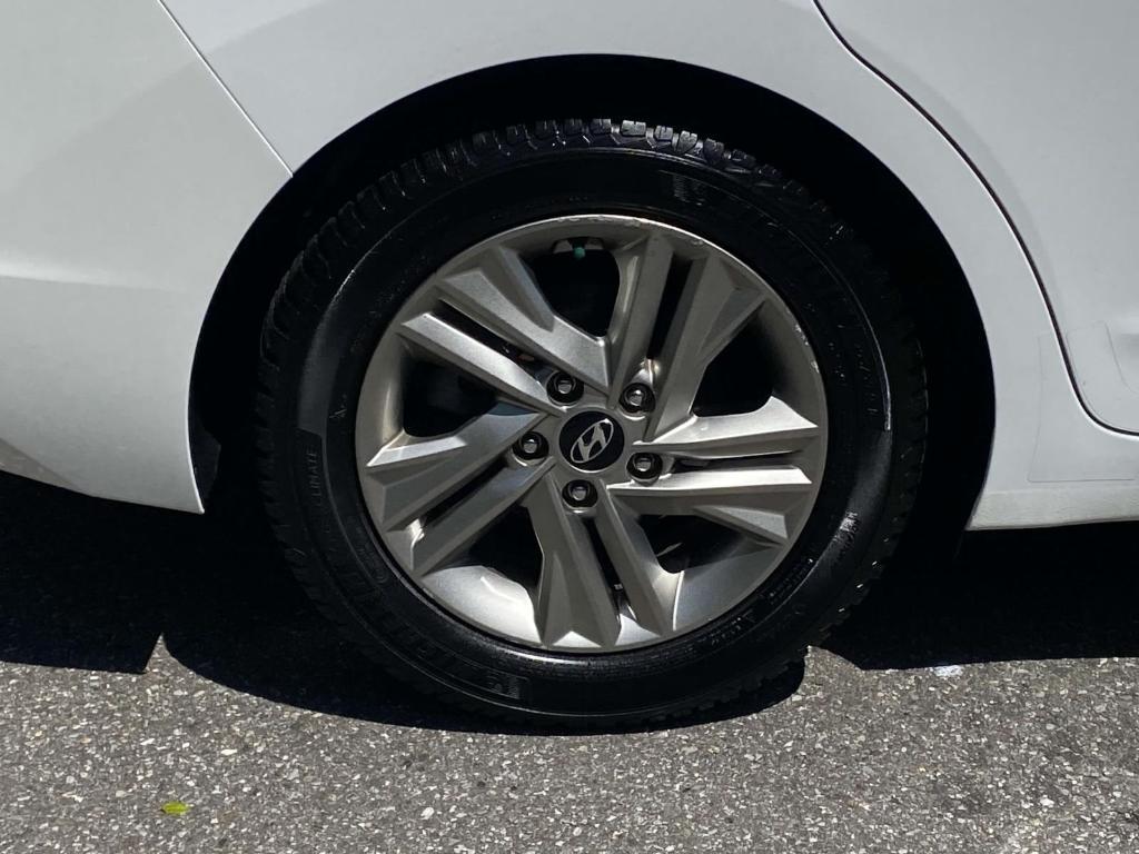 2019 Quartz White Hyundai ELANTRA