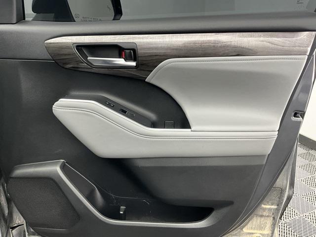 used 2022 Toyota Highlander car, priced at $35,000