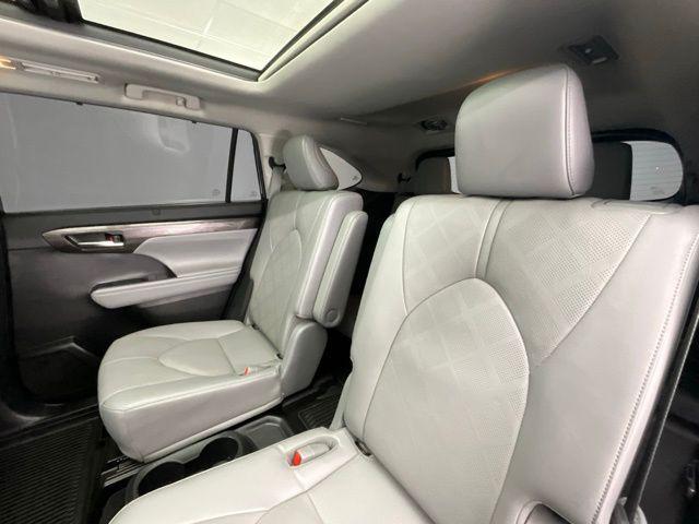 used 2022 Toyota Highlander car, priced at $34,750
