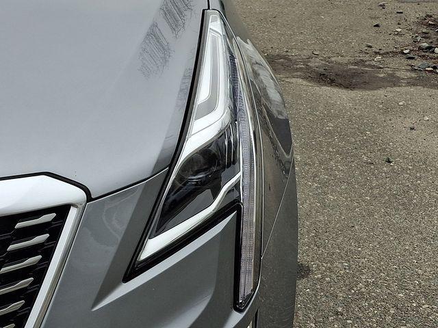 used 2025 Cadillac XT5 car, priced at $39,500