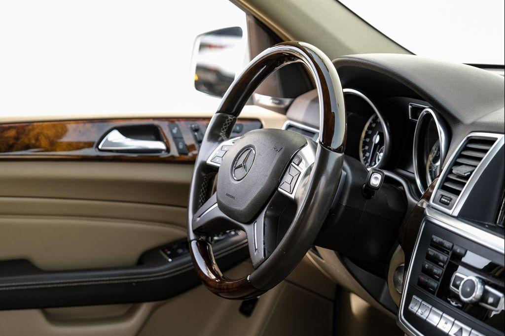 used 2015 Mercedes-Benz M-Class car, priced at $13,499