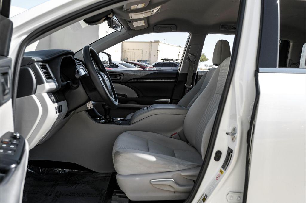 used 2019 Toyota Highlander car, priced at $23,399