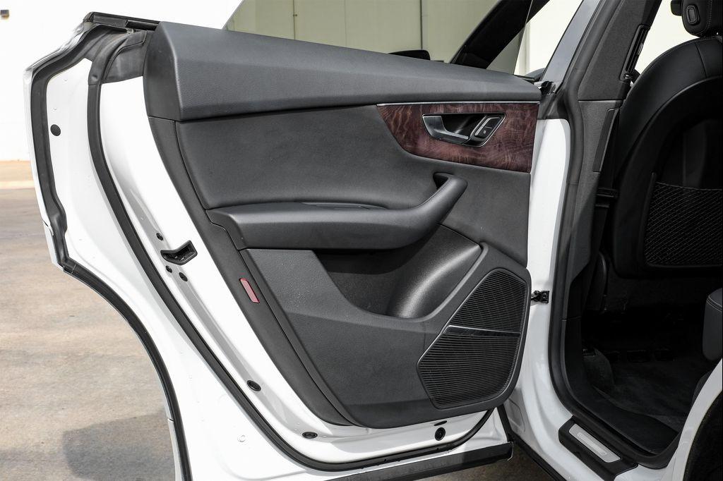 2019 Glacier White Metallic Audi Q8