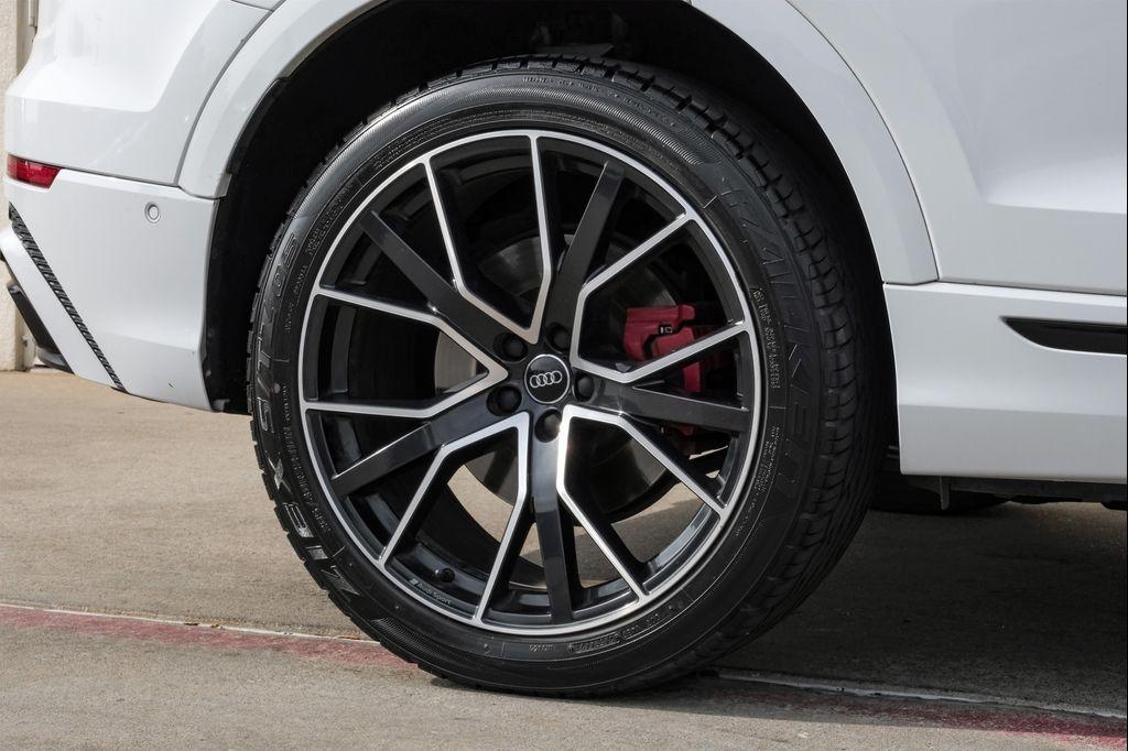 2019 Glacier White Metallic Audi Q8