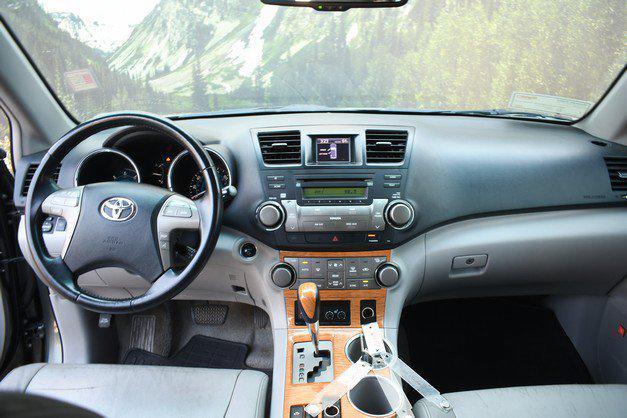 used 2008 Toyota Highlander Hybrid car, priced at $6,999