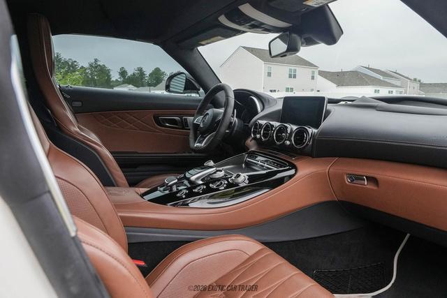 Mercedes-Benz AMG GT view 30