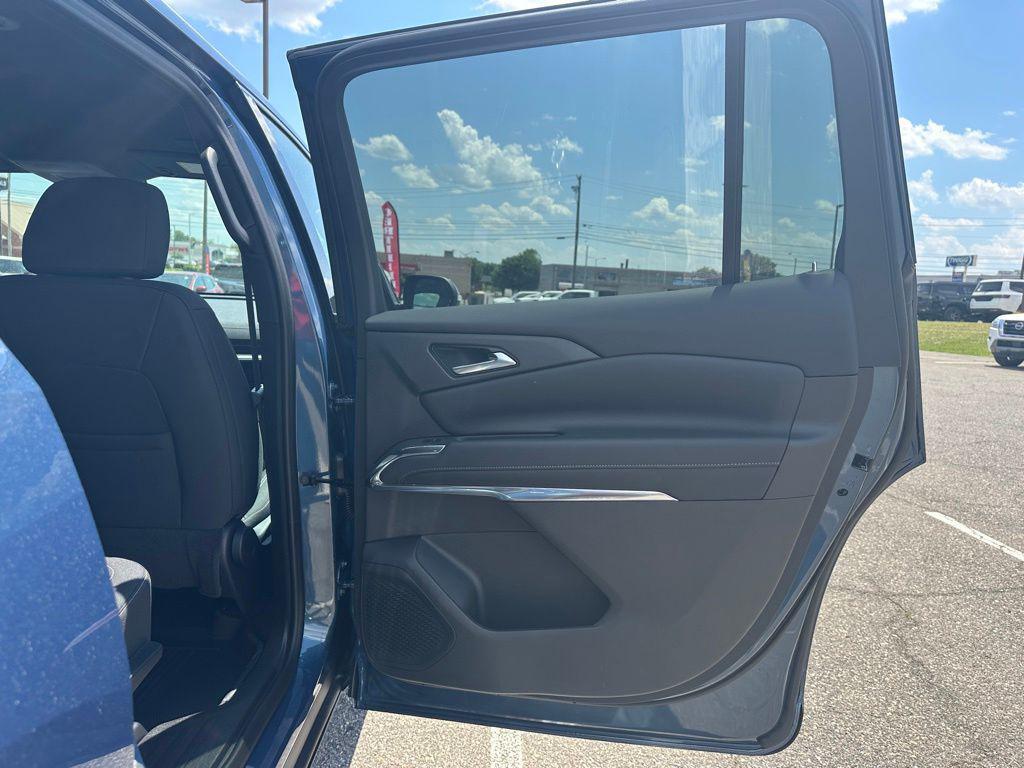 new 2026 Chevrolet Traverse car, priced at $44,740