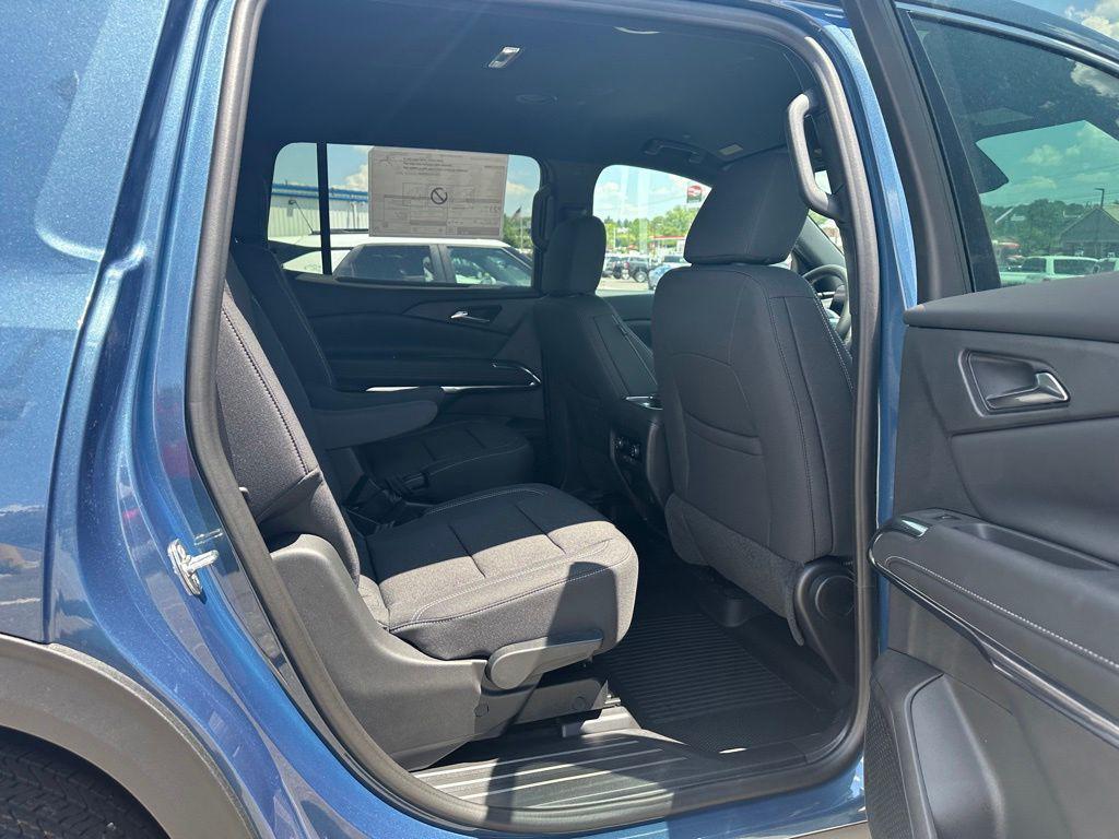 new 2026 Chevrolet Traverse car, priced at $44,740