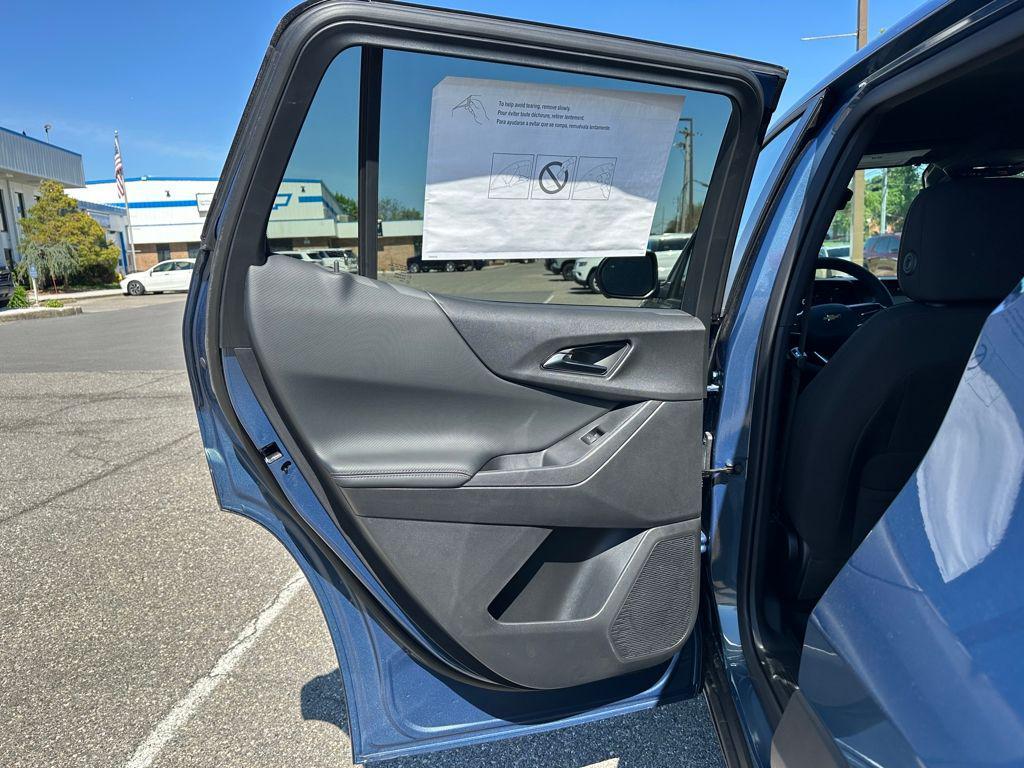 new 2026 Chevrolet Equinox car, priced at $31,964