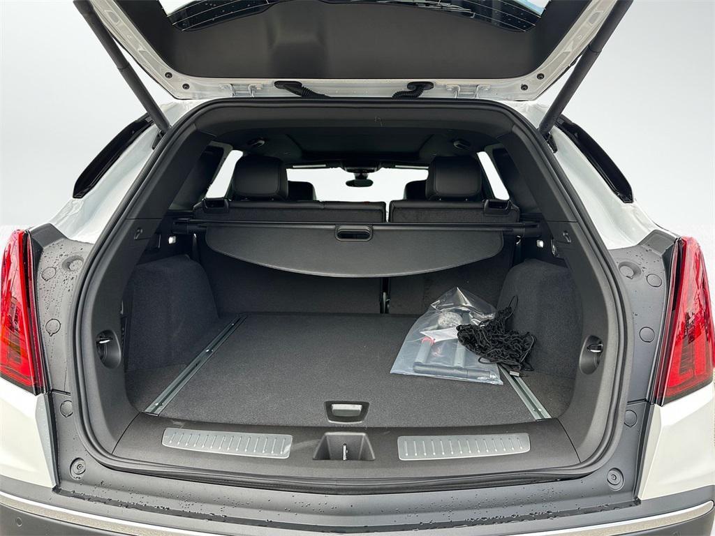 new 2025 Cadillac XT5 car, priced at $50,715