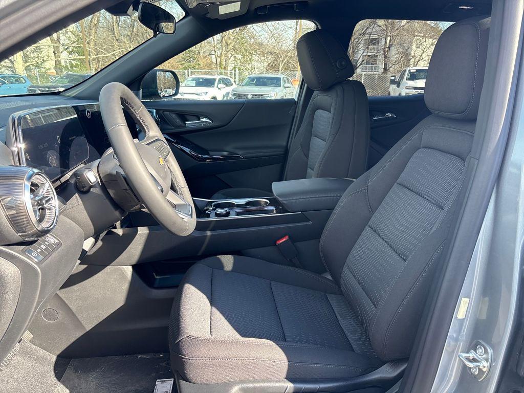 new 2026 Chevrolet Equinox car, priced at $31,440