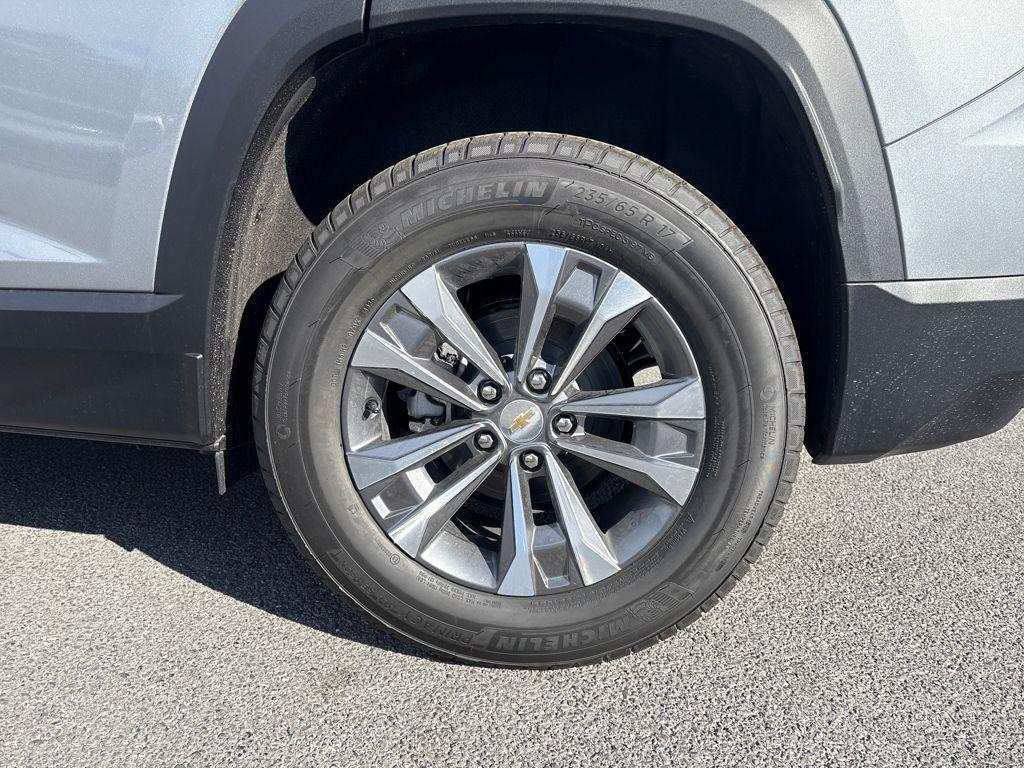 new 2026 Chevrolet Equinox car, priced at $31,440