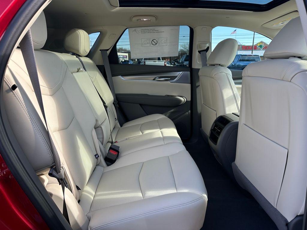 new 2026 Cadillac XT5 car, priced at $58,015