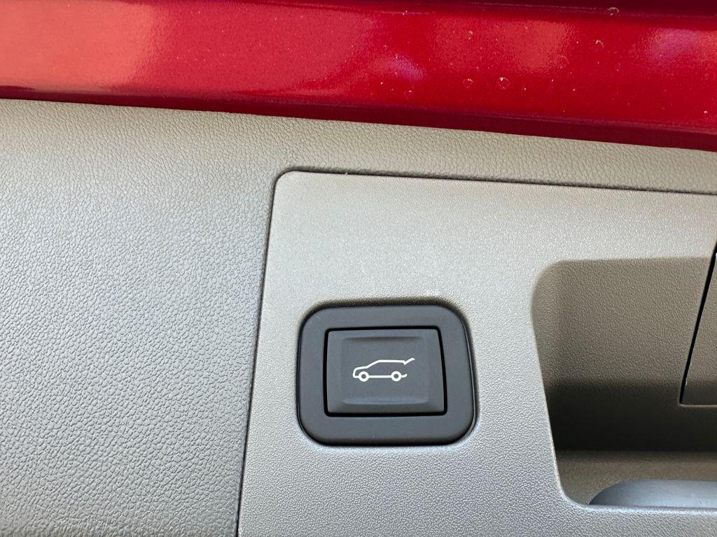 new 2026 Cadillac XT5 car, priced at $58,015