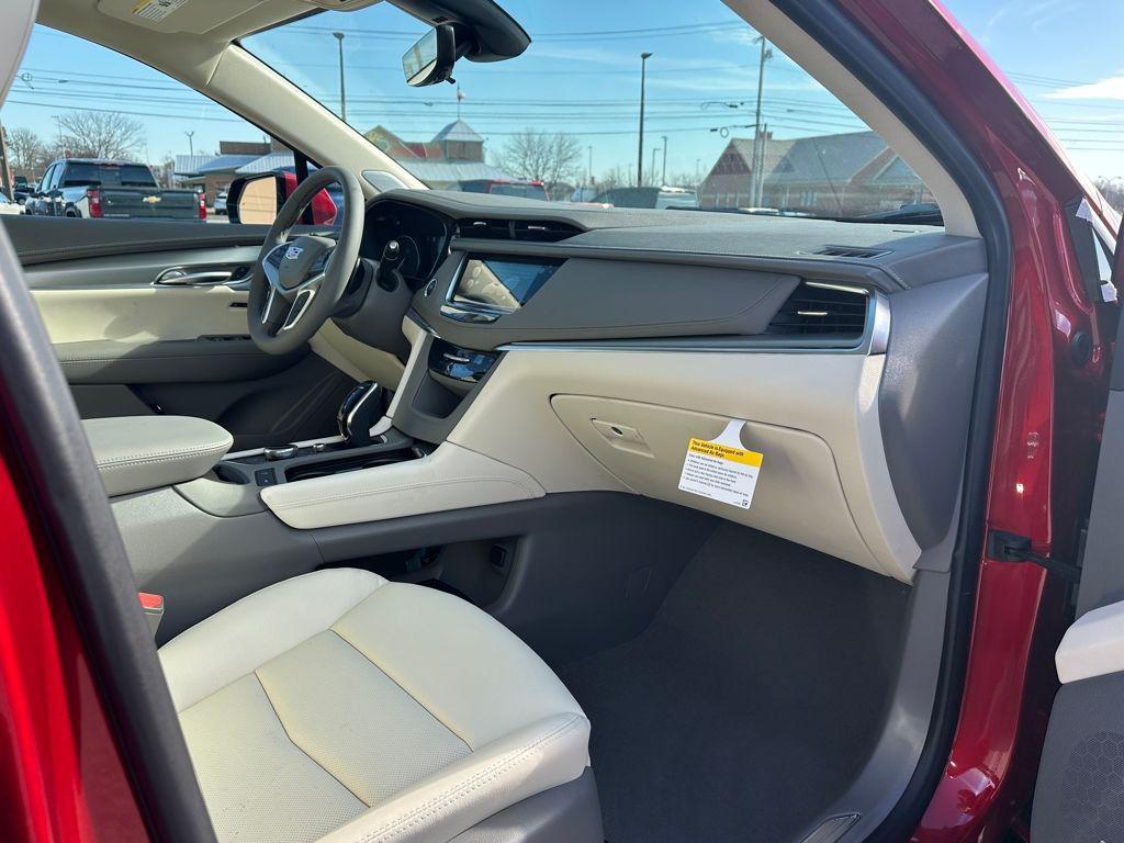 new 2026 Cadillac XT5 car, priced at $58,015