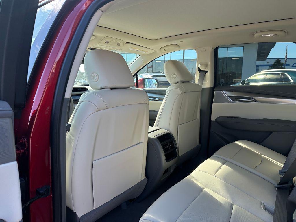 new 2026 Cadillac XT5 car, priced at $58,015