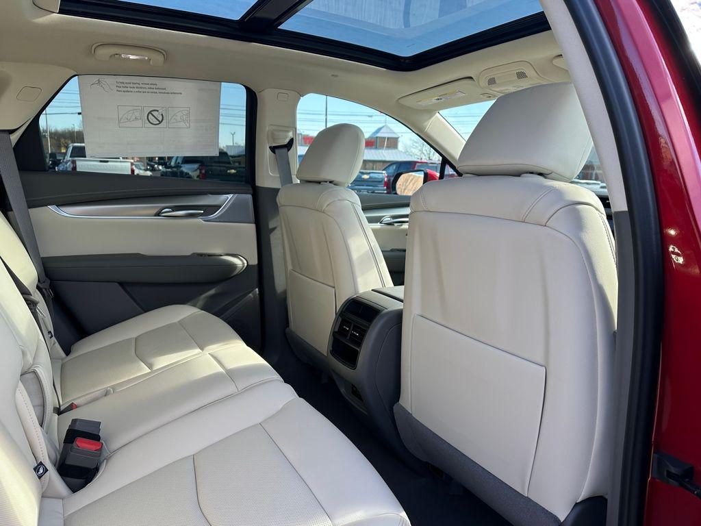 new 2026 Cadillac XT5 car, priced at $58,015