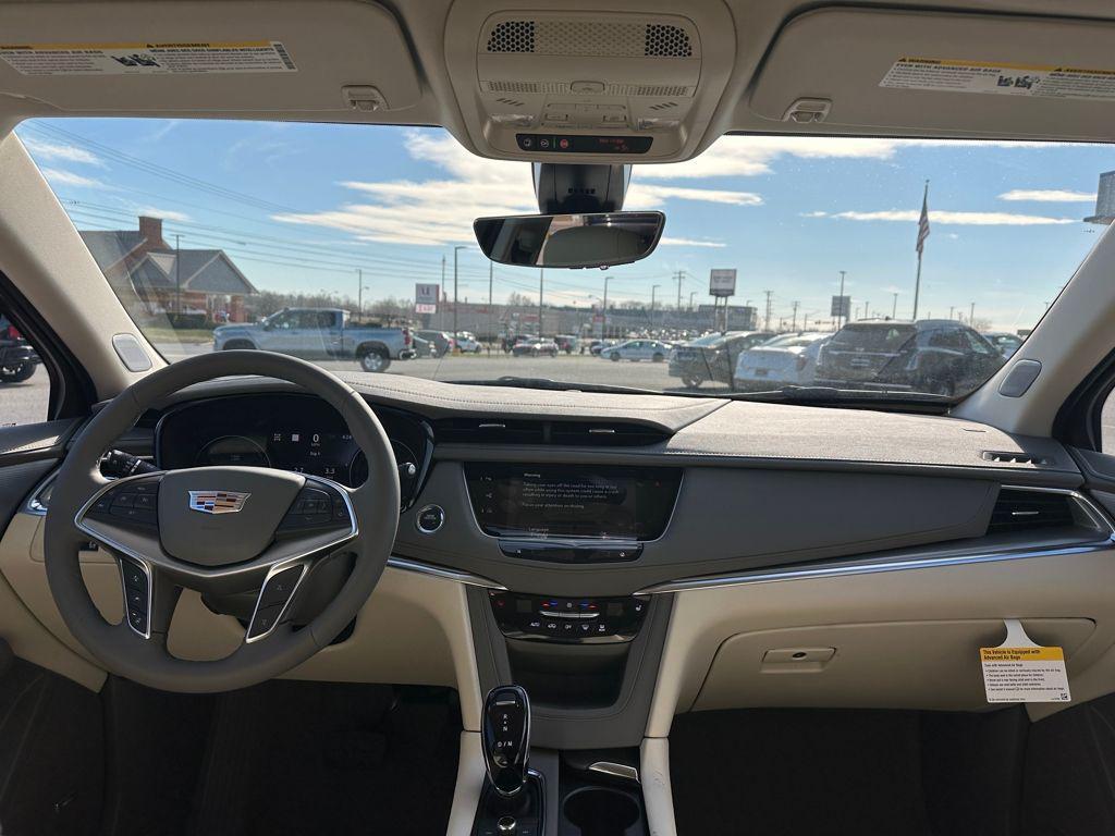 new 2026 Cadillac XT5 car, priced at $58,015