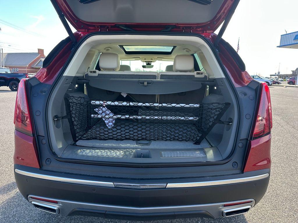 new 2026 Cadillac XT5 car, priced at $58,015