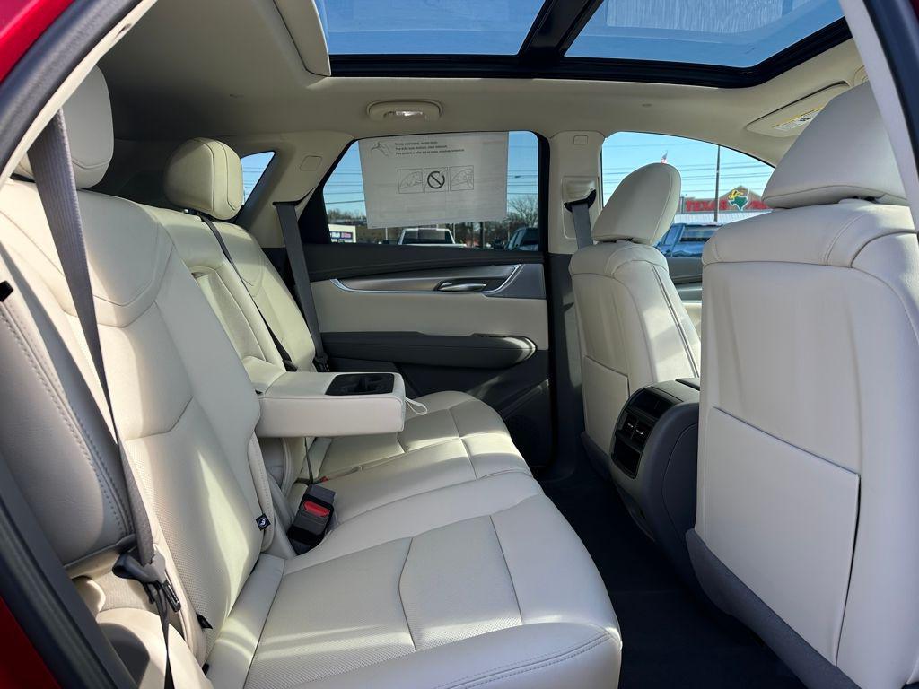 new 2026 Cadillac XT5 car, priced at $58,015