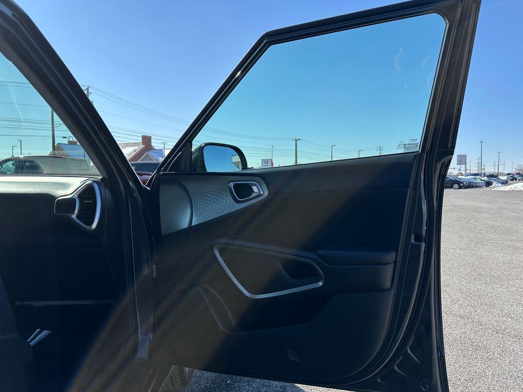 used 2023 Kia Soul car, priced at $17,276