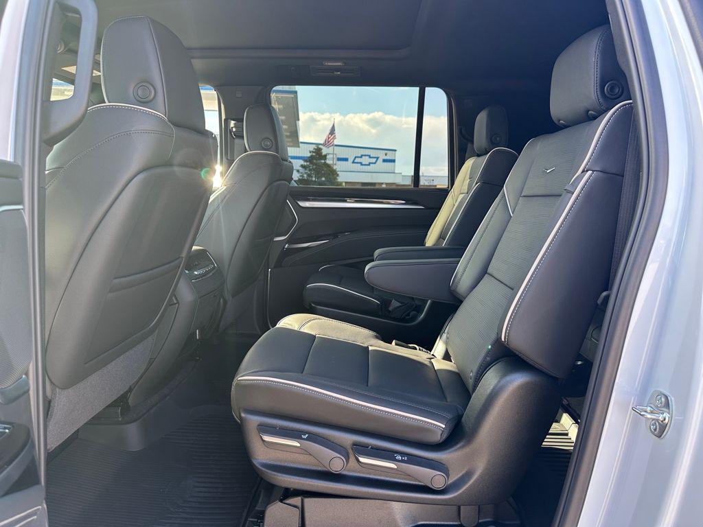 new 2026 Cadillac Escalade ESV car, priced at $118,279