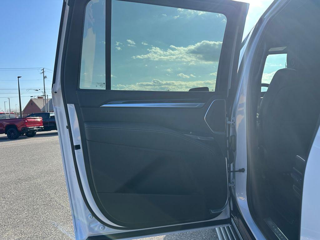 new 2026 Cadillac Escalade ESV car, priced at $118,279