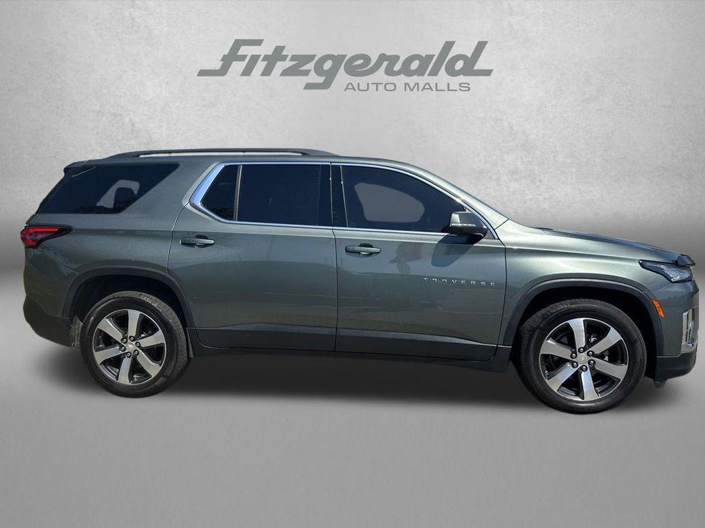 used 2022 Chevrolet Traverse car, priced at $28,776
