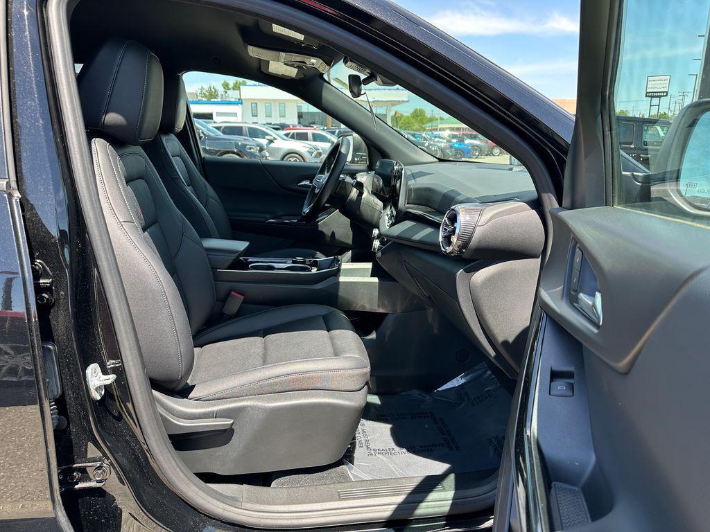 used 2026 Chevrolet Equinox car, priced at $30,776