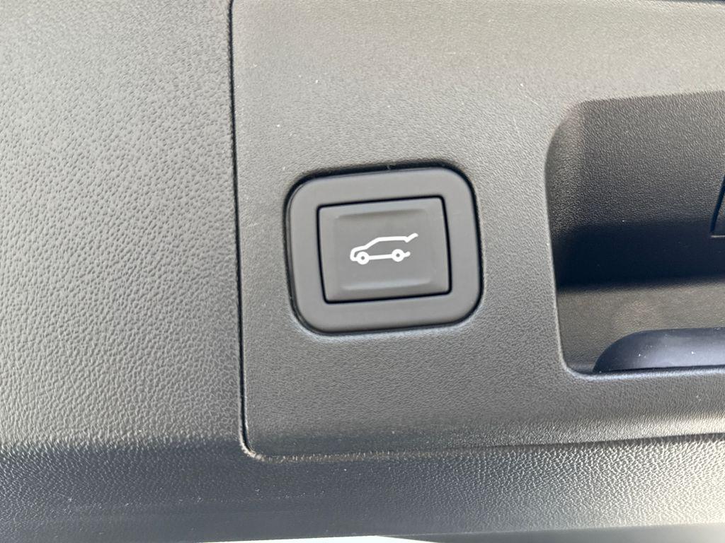 new 2026 Cadillac XT5 car, priced at $68,179