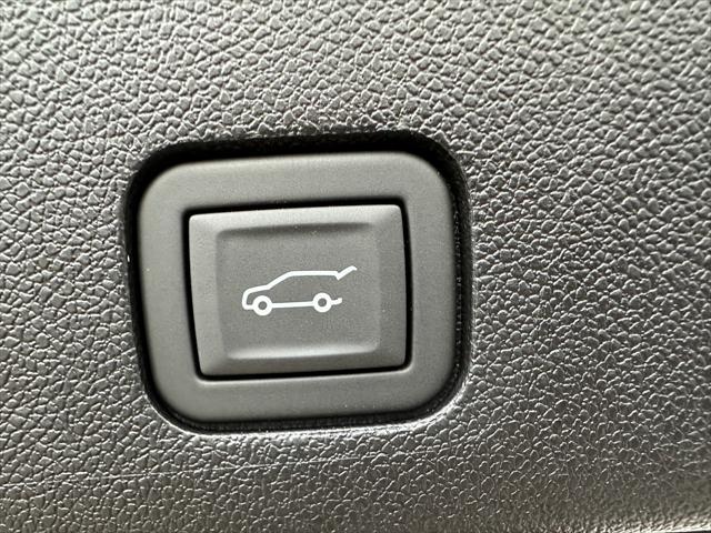 new 2025 Cadillac XT6 car, priced at $54,940