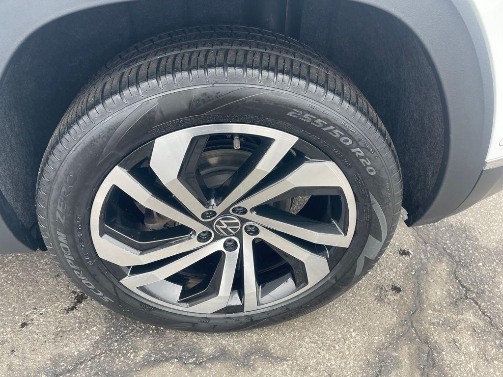 used 2020 Volkswagen Atlas Cross Sport car, priced at $25,776