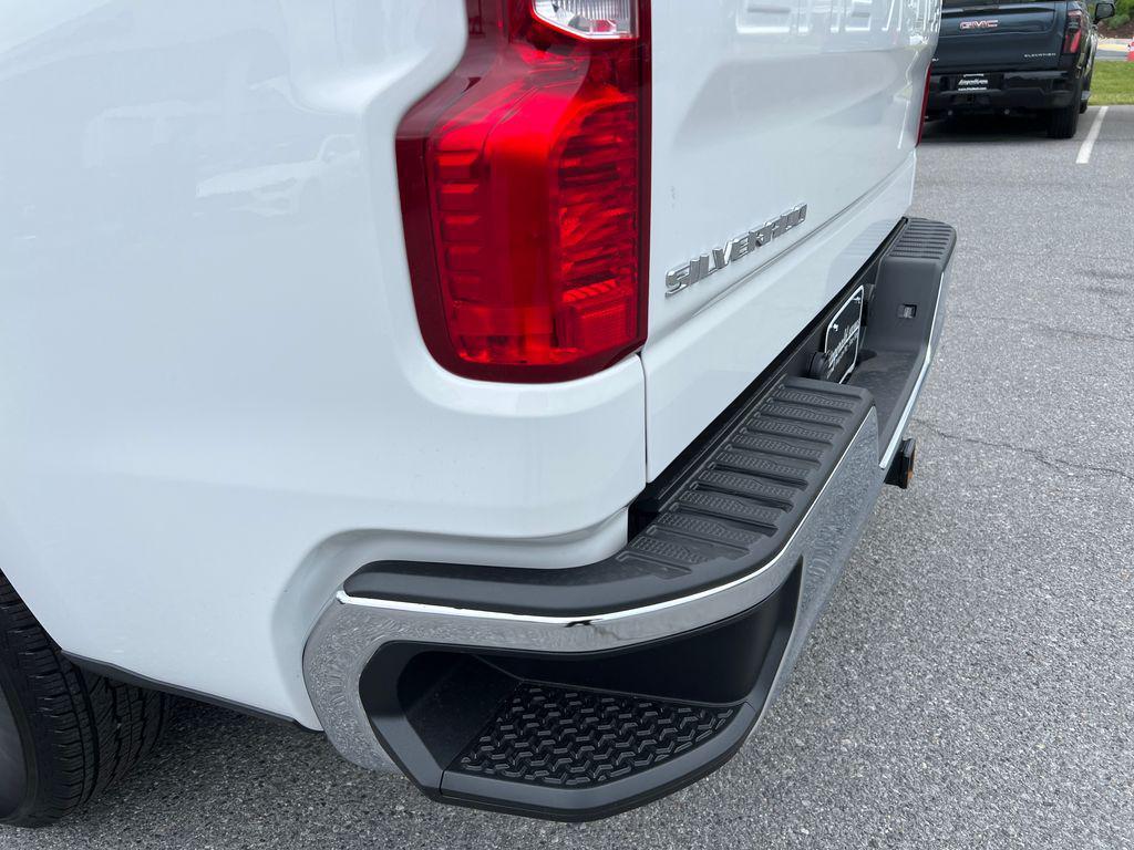 used 2025 Chevrolet Silverado 1500 car, priced at $33,776