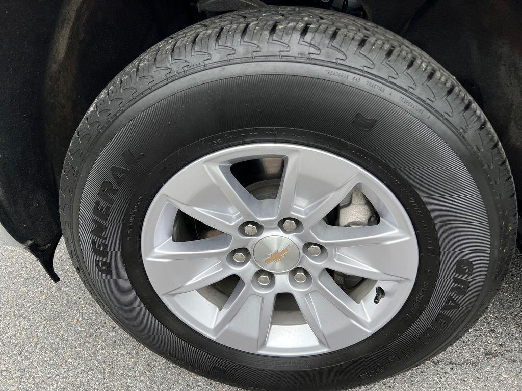 used 2025 Chevrolet Silverado 1500 car, priced at $33,776