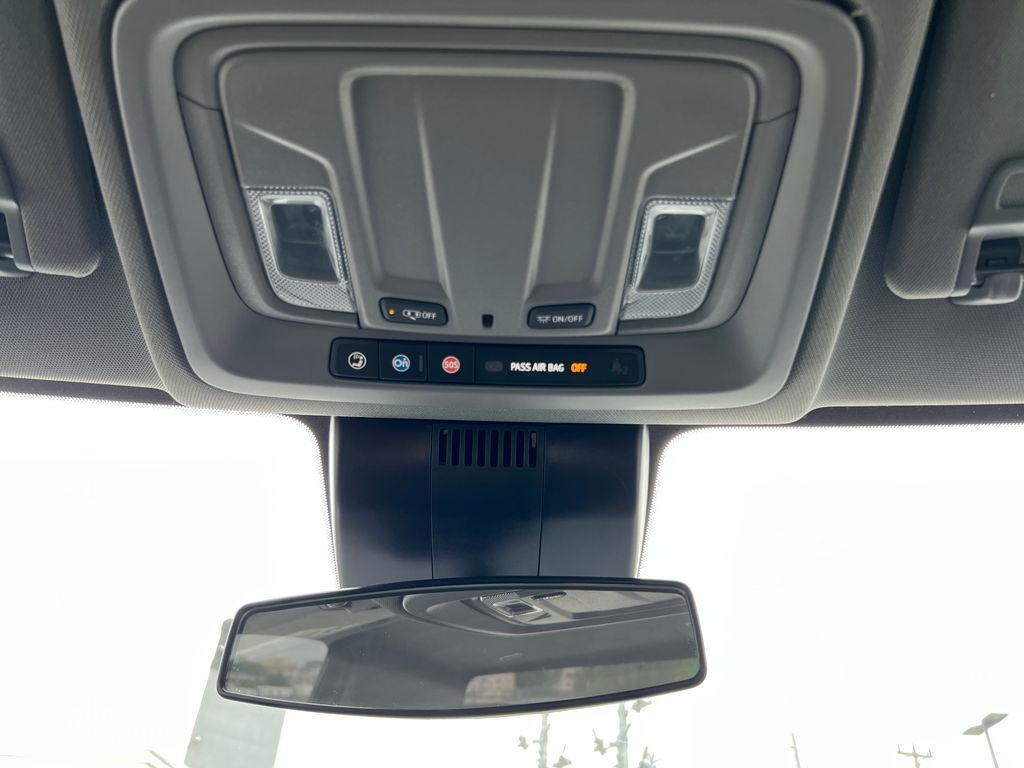 used 2025 Chevrolet Silverado 1500 car, priced at $33,776