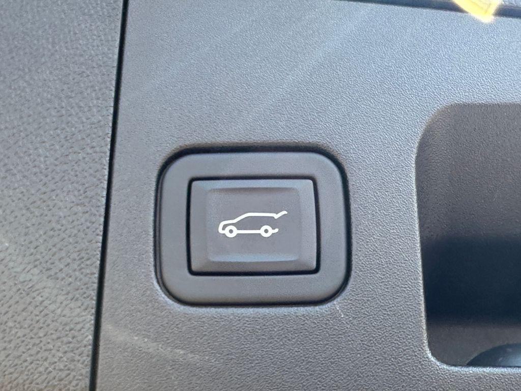 used 2023 Cadillac XT4 car, priced at $27,276