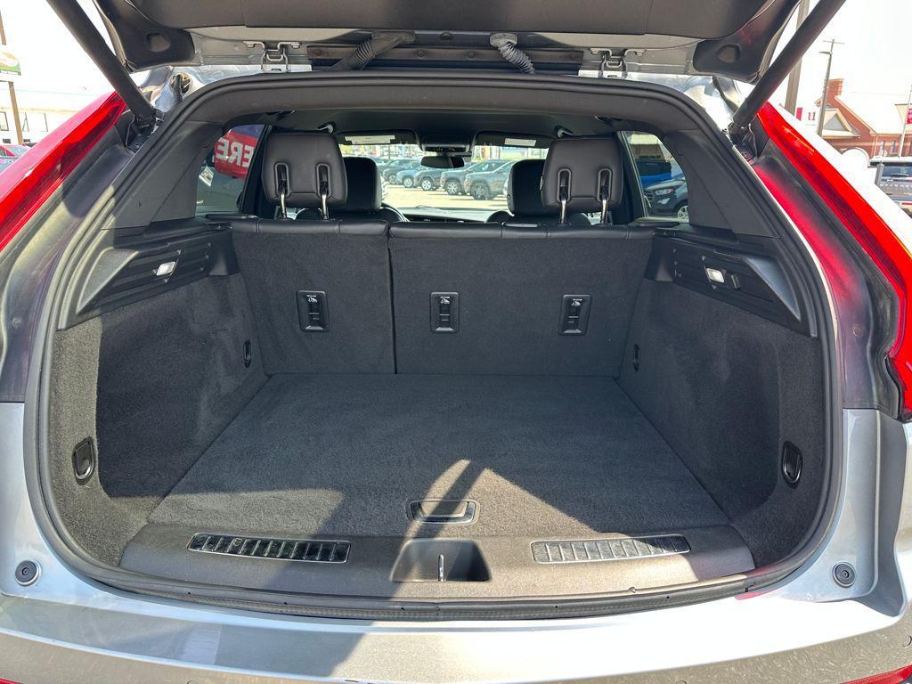 used 2023 Cadillac XT4 car, priced at $27,276