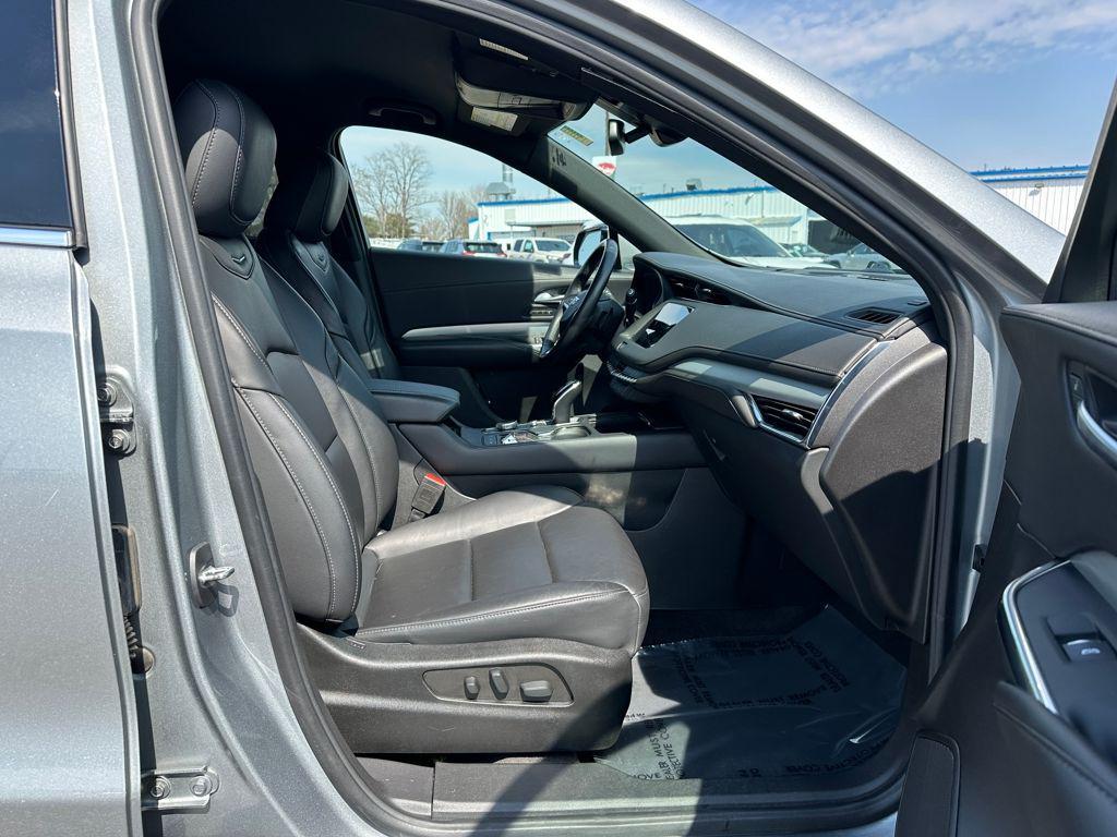 used 2023 Cadillac XT4 car, priced at $27,276