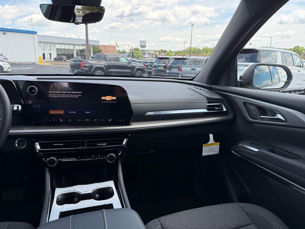 new 2026 Chevrolet Traverse car, priced at $45,660