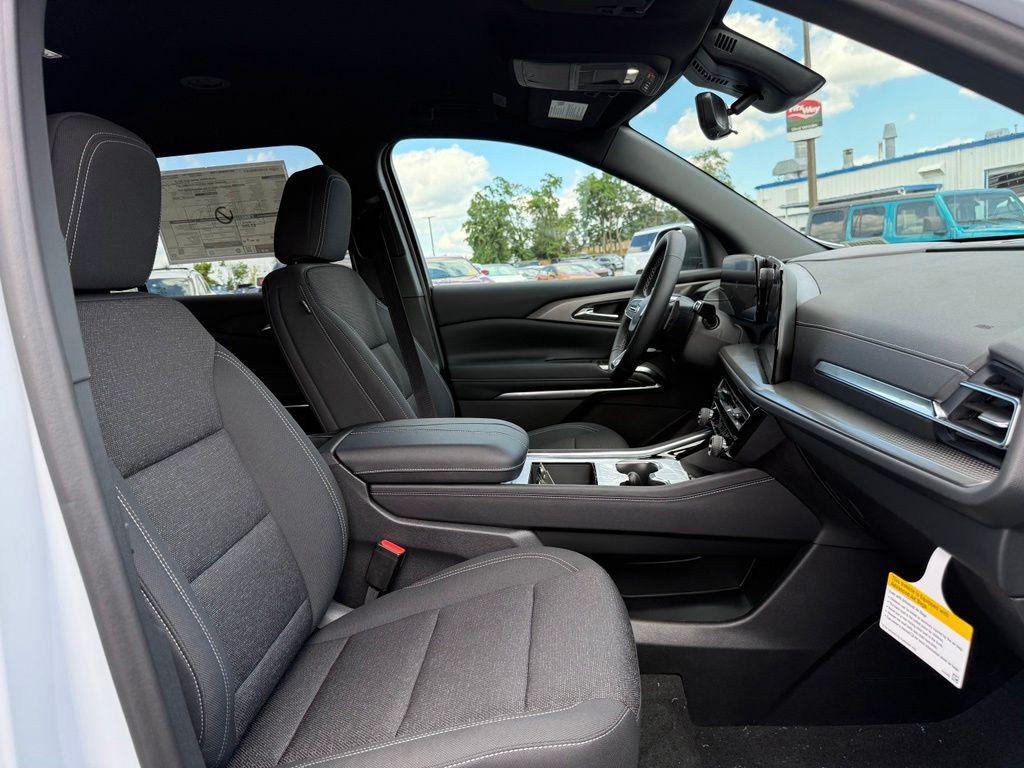 new 2026 Chevrolet Traverse car, priced at $45,660