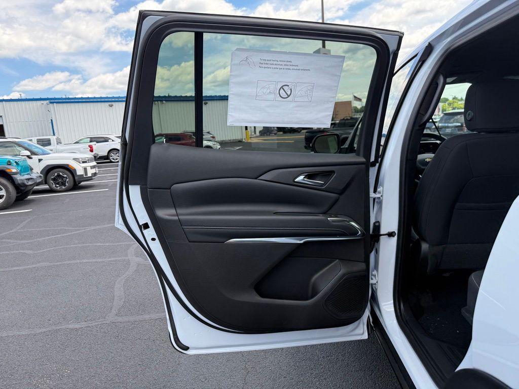 new 2026 Chevrolet Traverse car, priced at $45,660