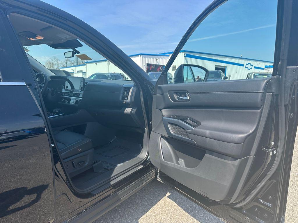 used 2025 Nissan Pathfinder car, priced at $37,276