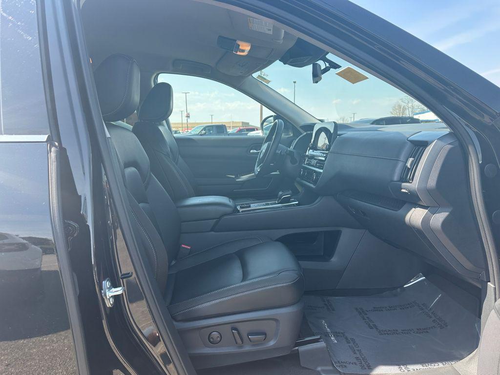 used 2025 Nissan Pathfinder car, priced at $37,276