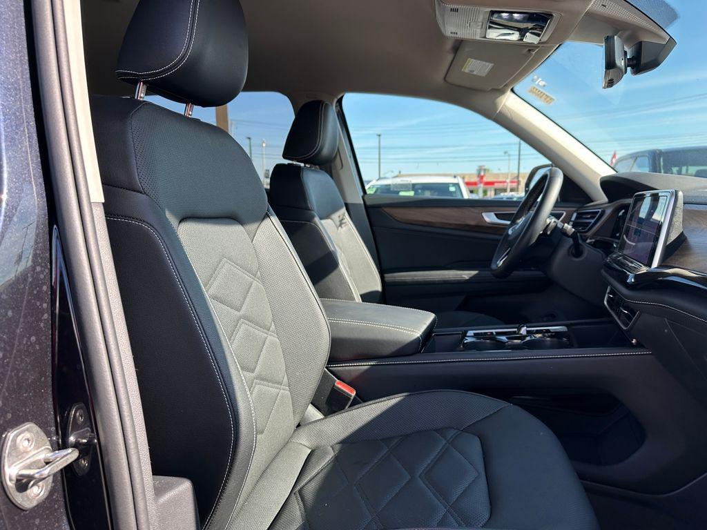 used 2026 Volkswagen Atlas car, priced at $41,776