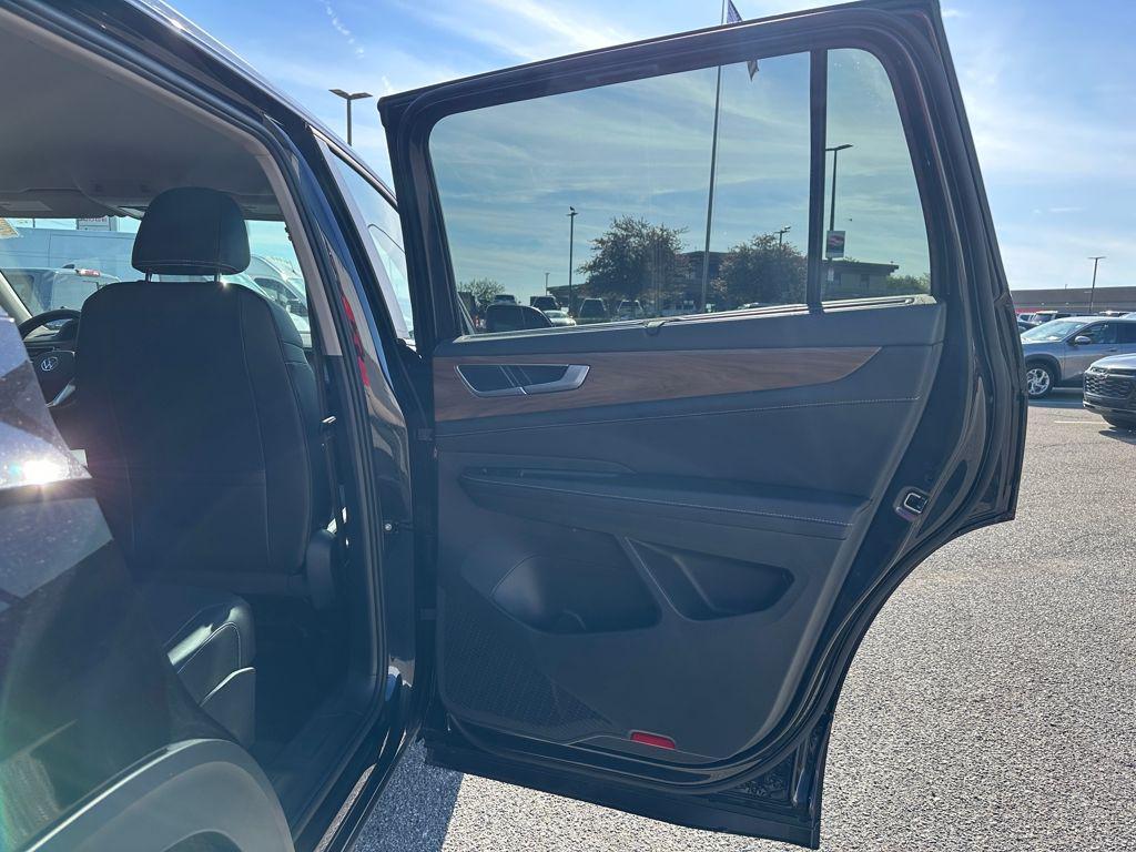 used 2026 Volkswagen Atlas car, priced at $41,776